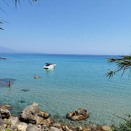 Agia Aikaterini アパート *