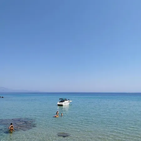 Agia Aikaterini アパート アモウディ